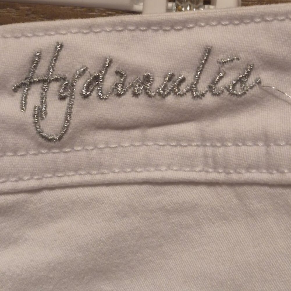 Size 14 Hydraulic White Capri Pants - Picture 7 of 9